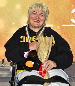 Monia Bolognini cat. C bronzo in fioretto e 5a in spada (foto Bizzi)